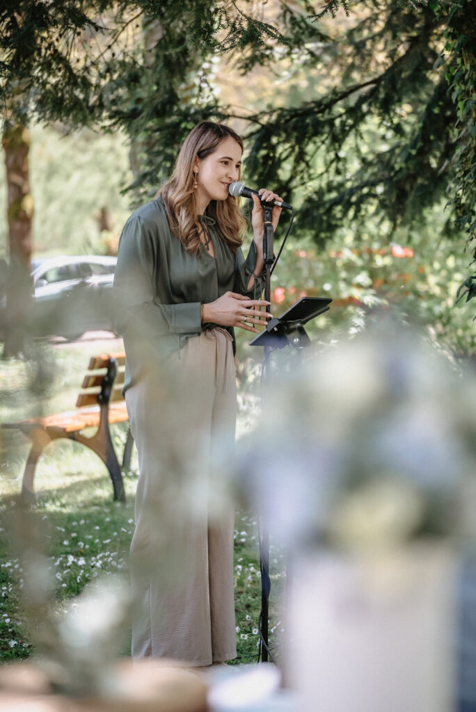 Musikalische Umrahmung mit Svenja - Hochzeit in Blau